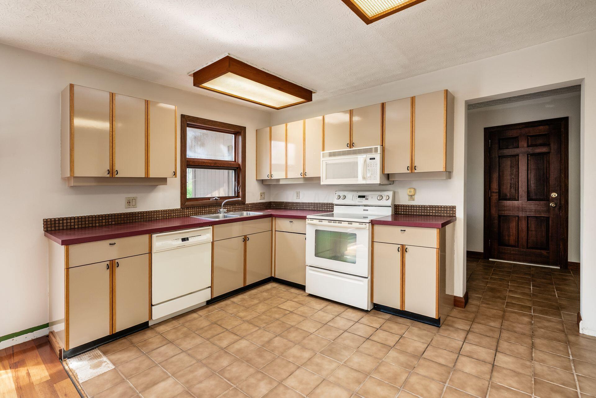 4210 Harlem Road, Galena, Ohio image 11