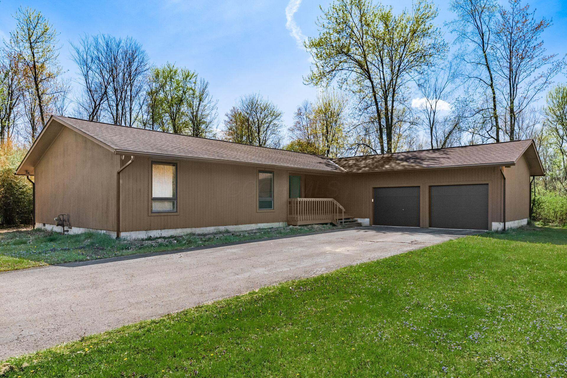 4210 Harlem Road, Galena, Ohio image 1