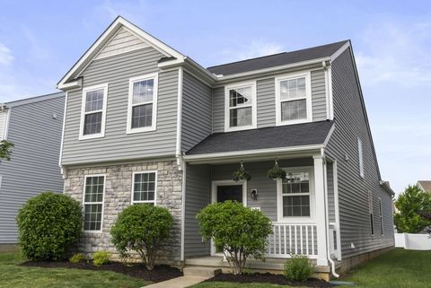 Photo of 5452 Spring River Avenue, Dublin, OH 43016 (MLS # 226018623)