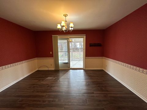 Tiny photo for 2135 N Columbus Street, Lancaster, OH 43130 (MLS # 225045382)