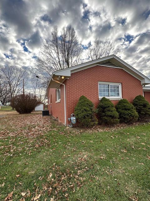Tiny photo for 2135 N Columbus Street, Lancaster, OH 43130 (MLS # 225045382)