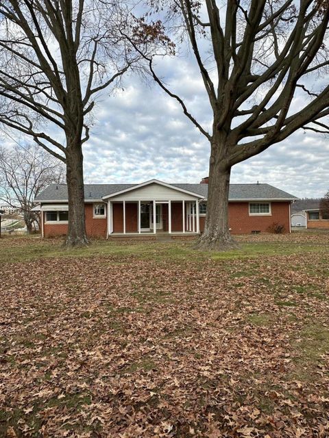 Tiny photo for 2135 N Columbus Street, Lancaster, OH 43130 (MLS # 225045382)