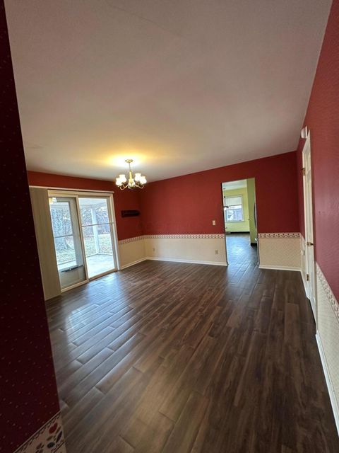 Tiny photo for 2135 N Columbus Street, Lancaster, OH 43130 (MLS # 225045382)