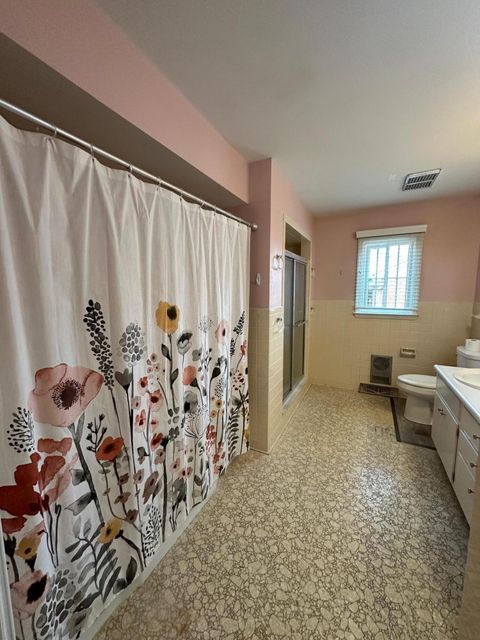 Tiny photo for 2135 N Columbus Street, Lancaster, OH 43130 (MLS # 225045382)