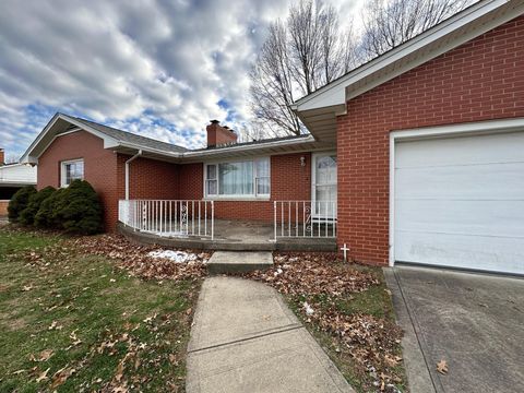 Tiny photo for 2135 N Columbus Street, Lancaster, OH 43130 (MLS # 225045382)