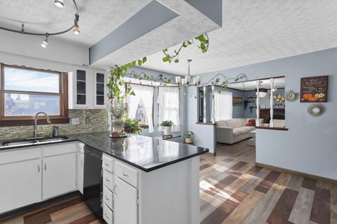 Tiny photo for 2251 Tuliptree Avenue, Columbus, OH 43229 (MLS # 226002709)