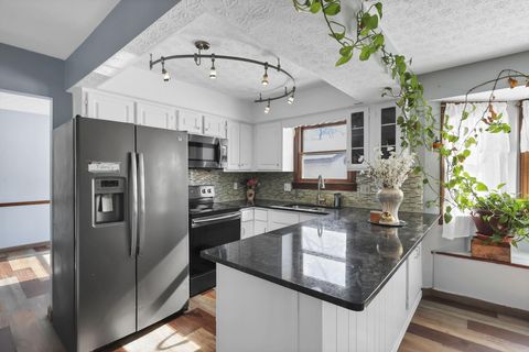 Tiny photo for 2251 Tuliptree Avenue, Columbus, OH 43229 (MLS # 226002709)