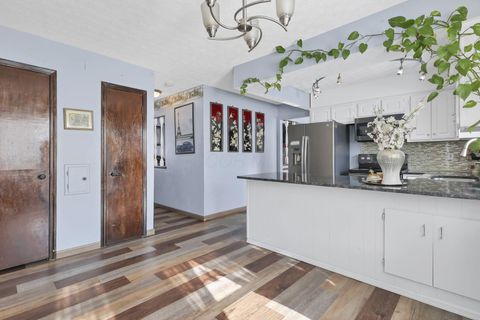 Tiny photo for 2251 Tuliptree Avenue, Columbus, OH 43229 (MLS # 226002709)