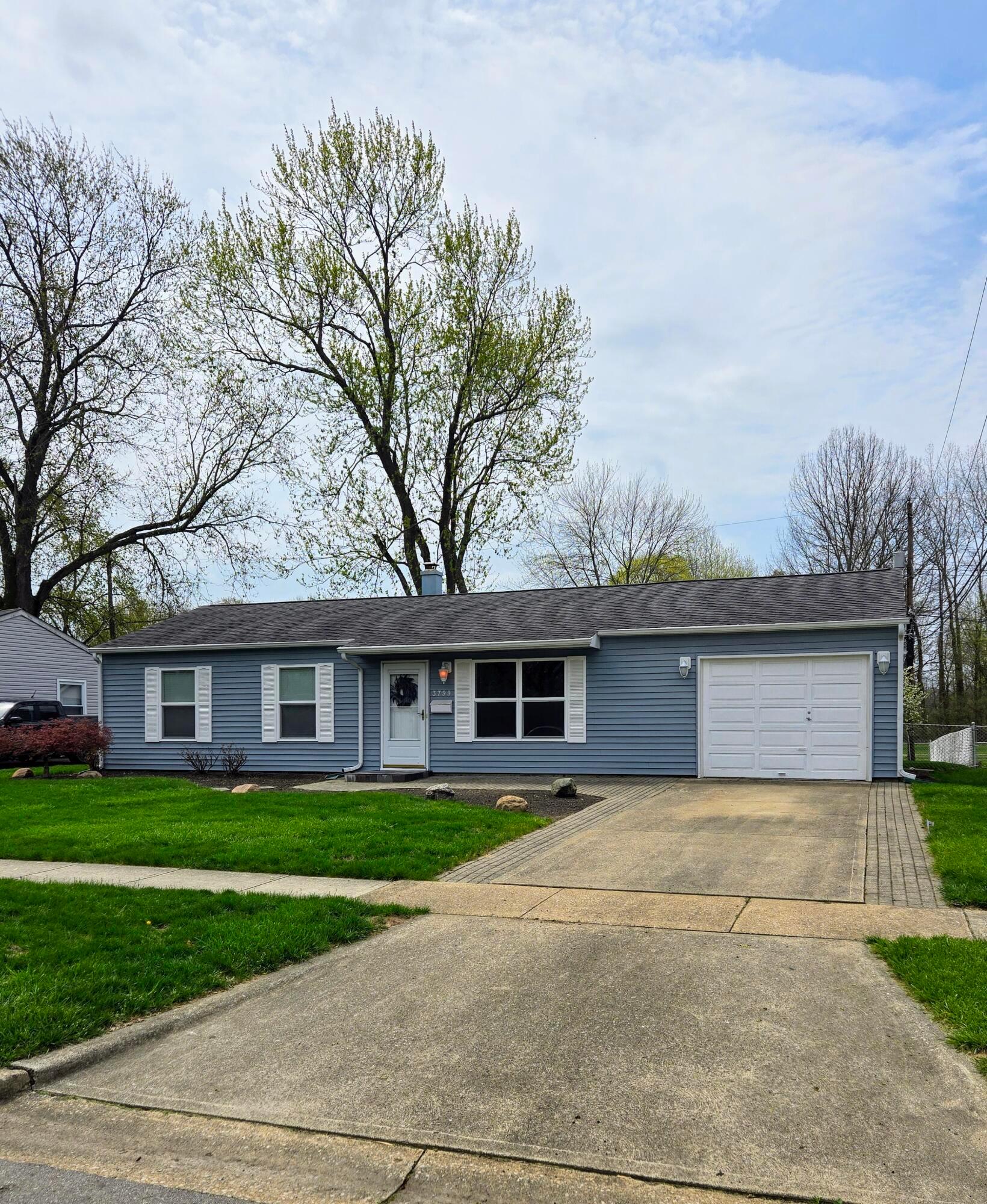 3799 Rutledge Drive, Hilliard, Ohio image 2