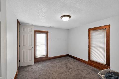 Tiny photo for 812 N Gay Street, Mount Vernon, OH 43050 (MLS # 225037513)