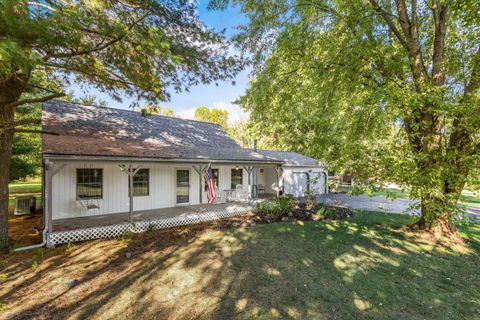 Photo of 4220 Rutherford Road, Powell, OH 43065 (MLS # 225038737)