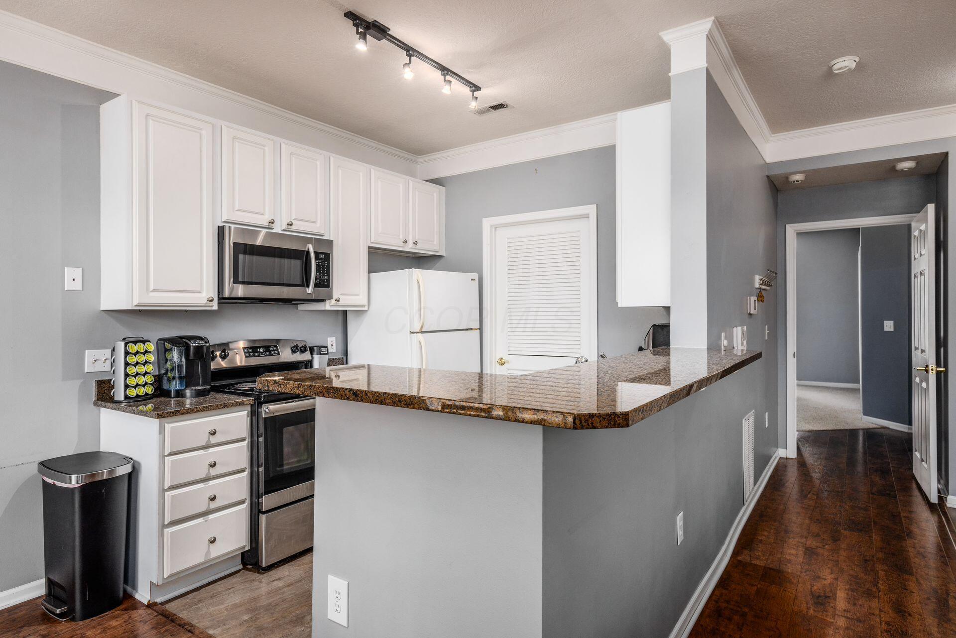 6712 Durwood Lane, Dublin, Ohio image 15