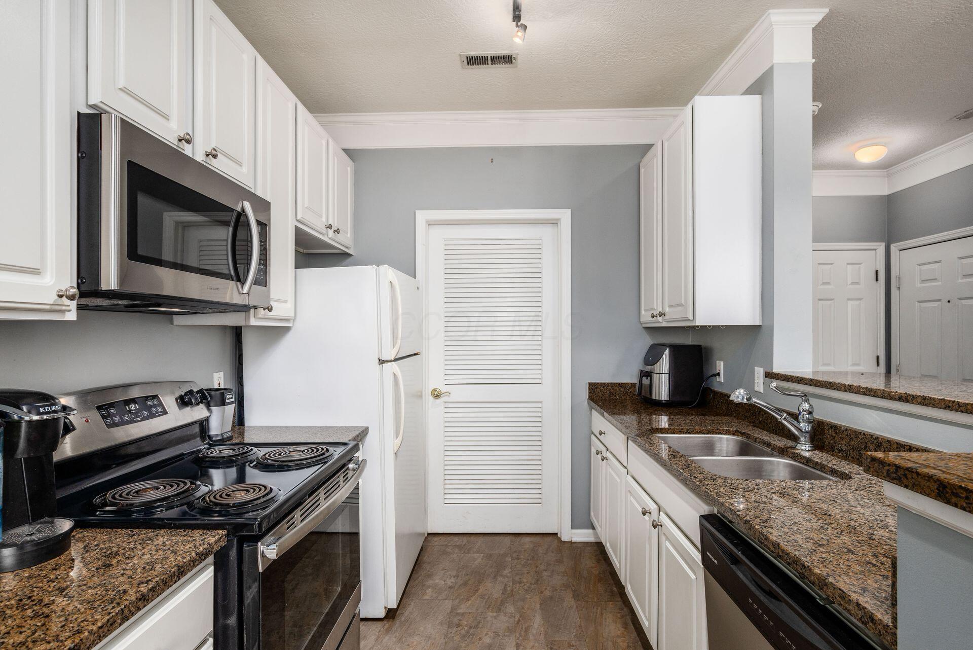 6712 Durwood Lane, Dublin, Ohio image 13
