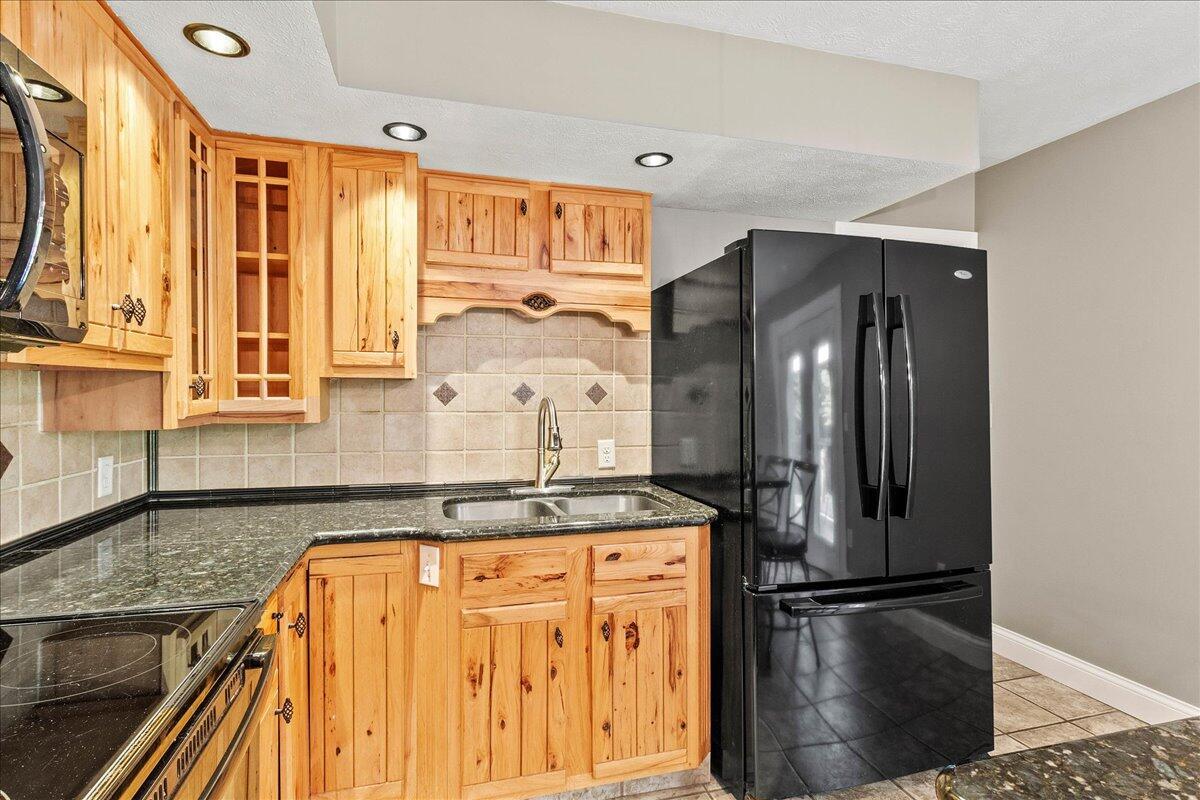 4382 Holiday Lane, Bellefontaine, Ohio image 15