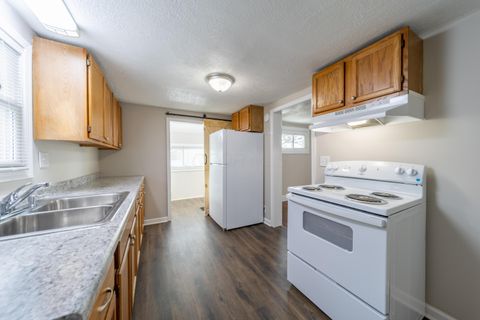 Tiny photo for 645 Henry Street, Marion, OH 43302 (MLS # 225045536)