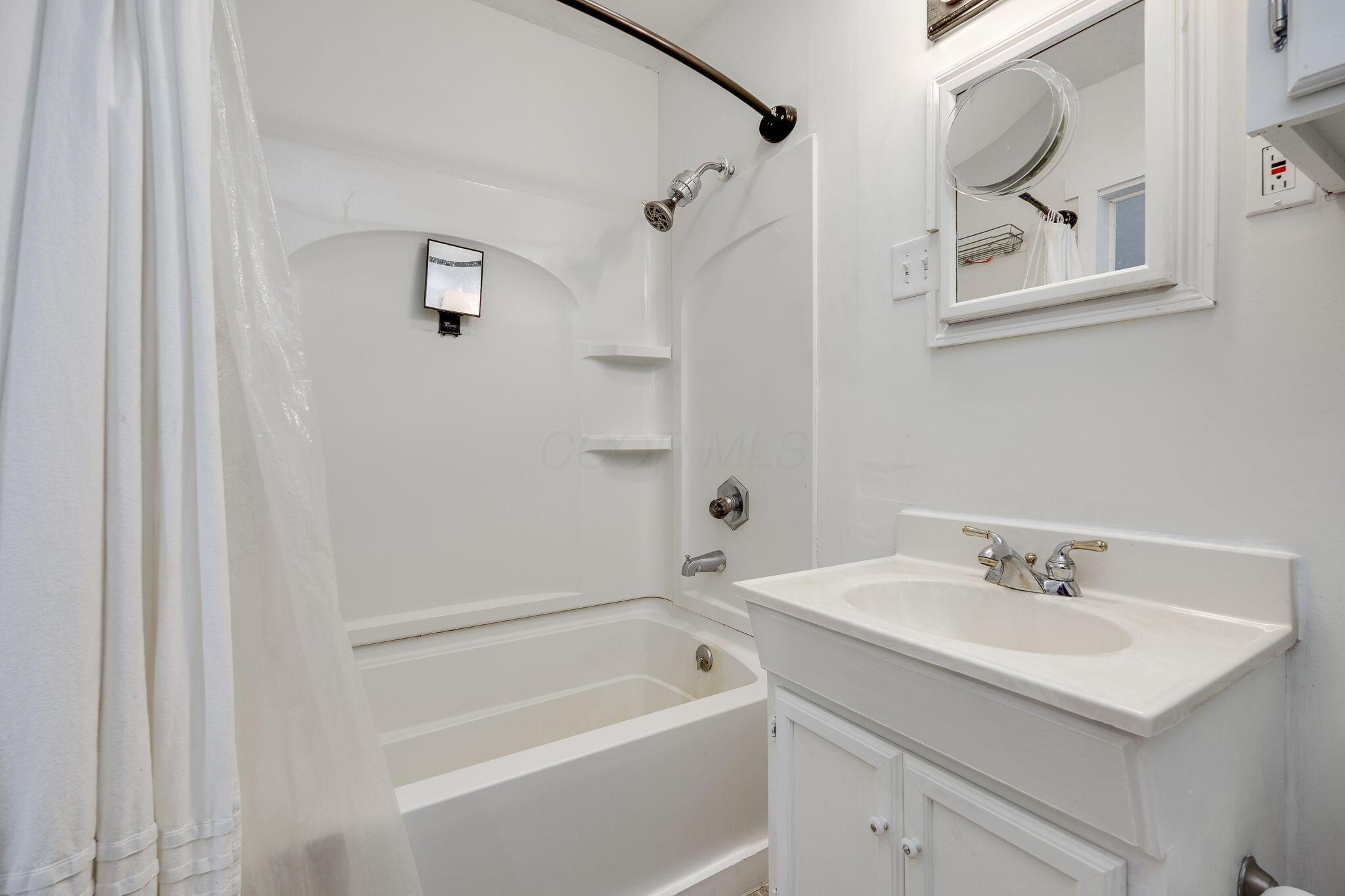 4623 Springfield Xenia Road, Springfield, Ohio image 32