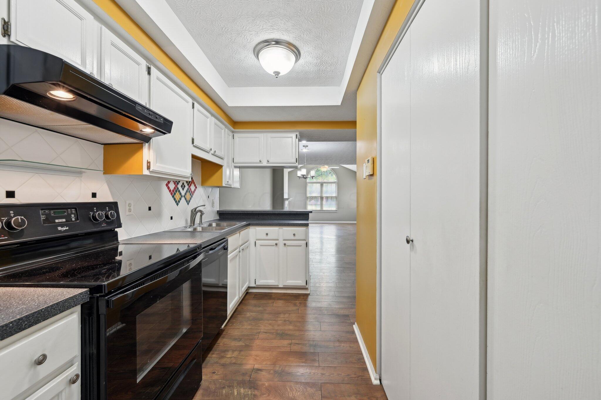 2672 Trottersway Drive, Columbus, Ohio image 8