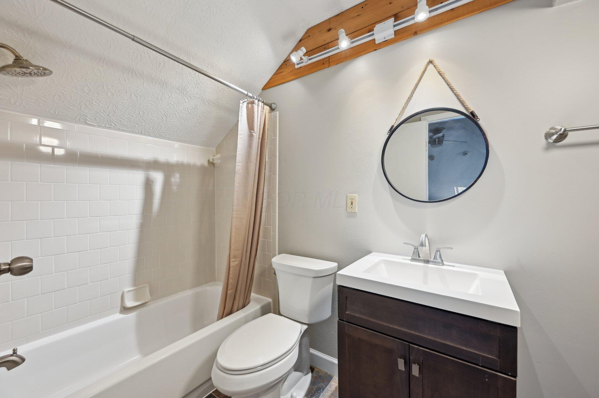 2672 Trottersway Drive, Columbus, Ohio image 21
