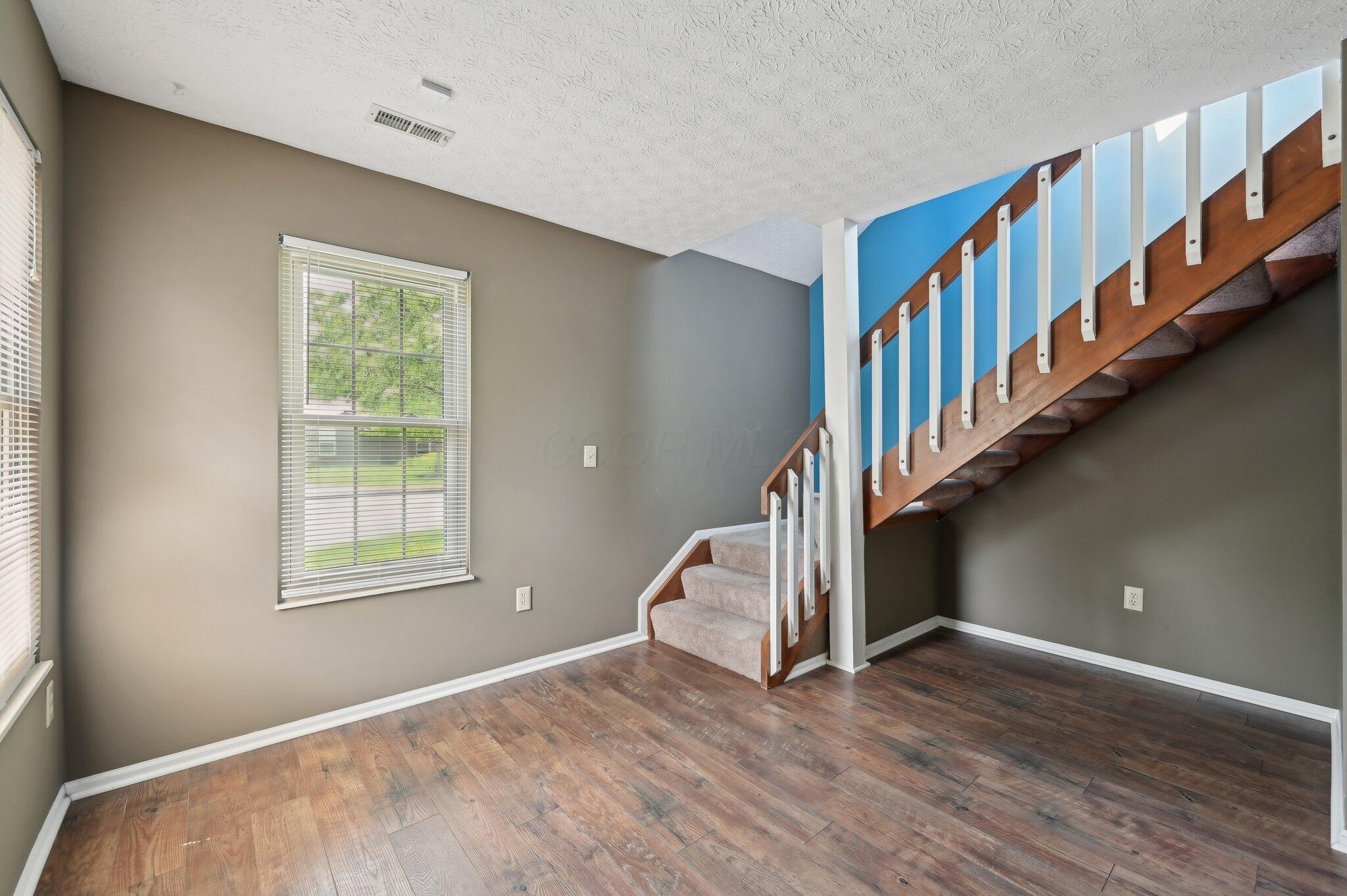 2672 Trottersway Drive, Columbus, Ohio image 10