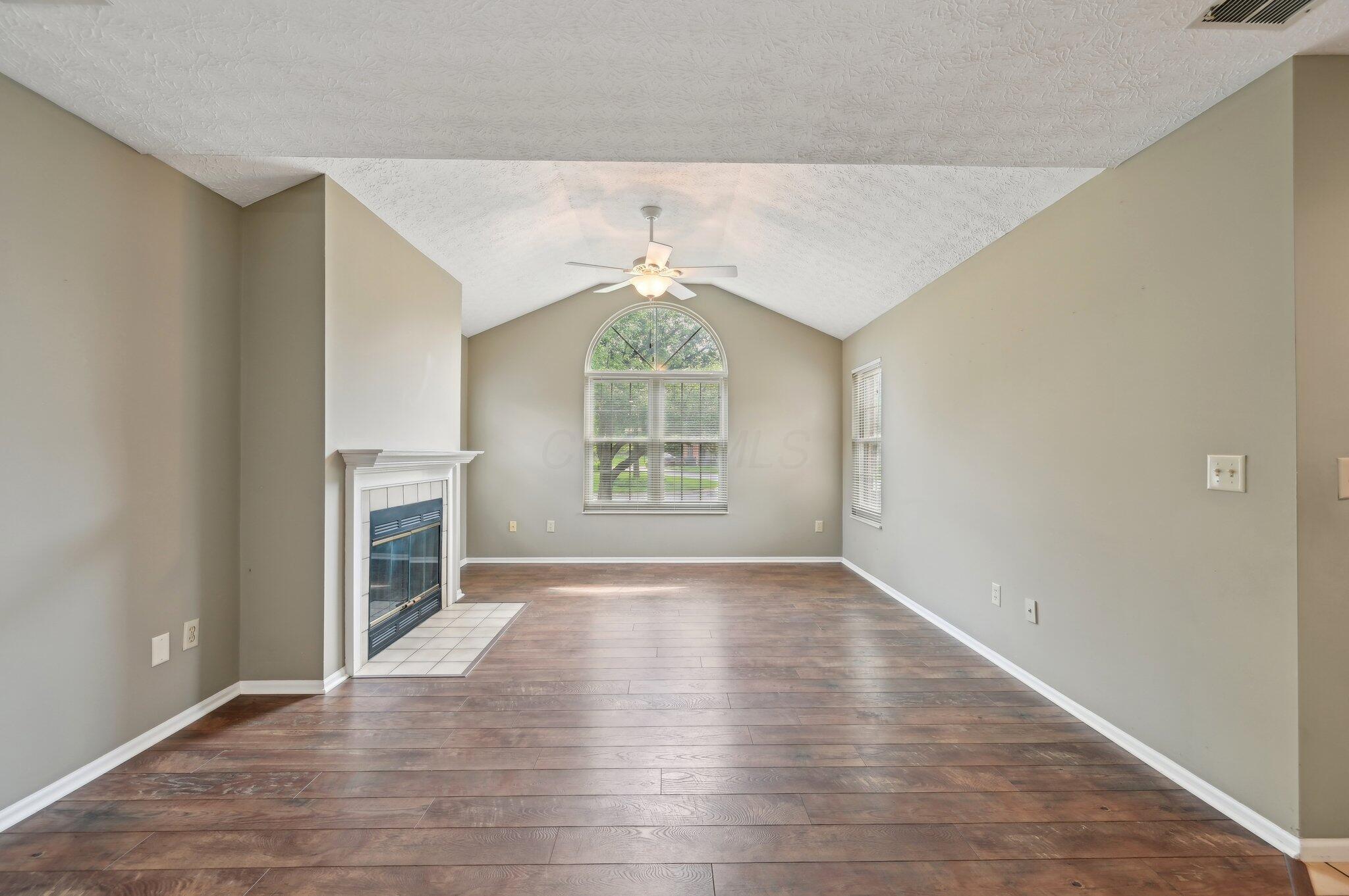 2672 Trottersway Drive, Columbus, Ohio image 4