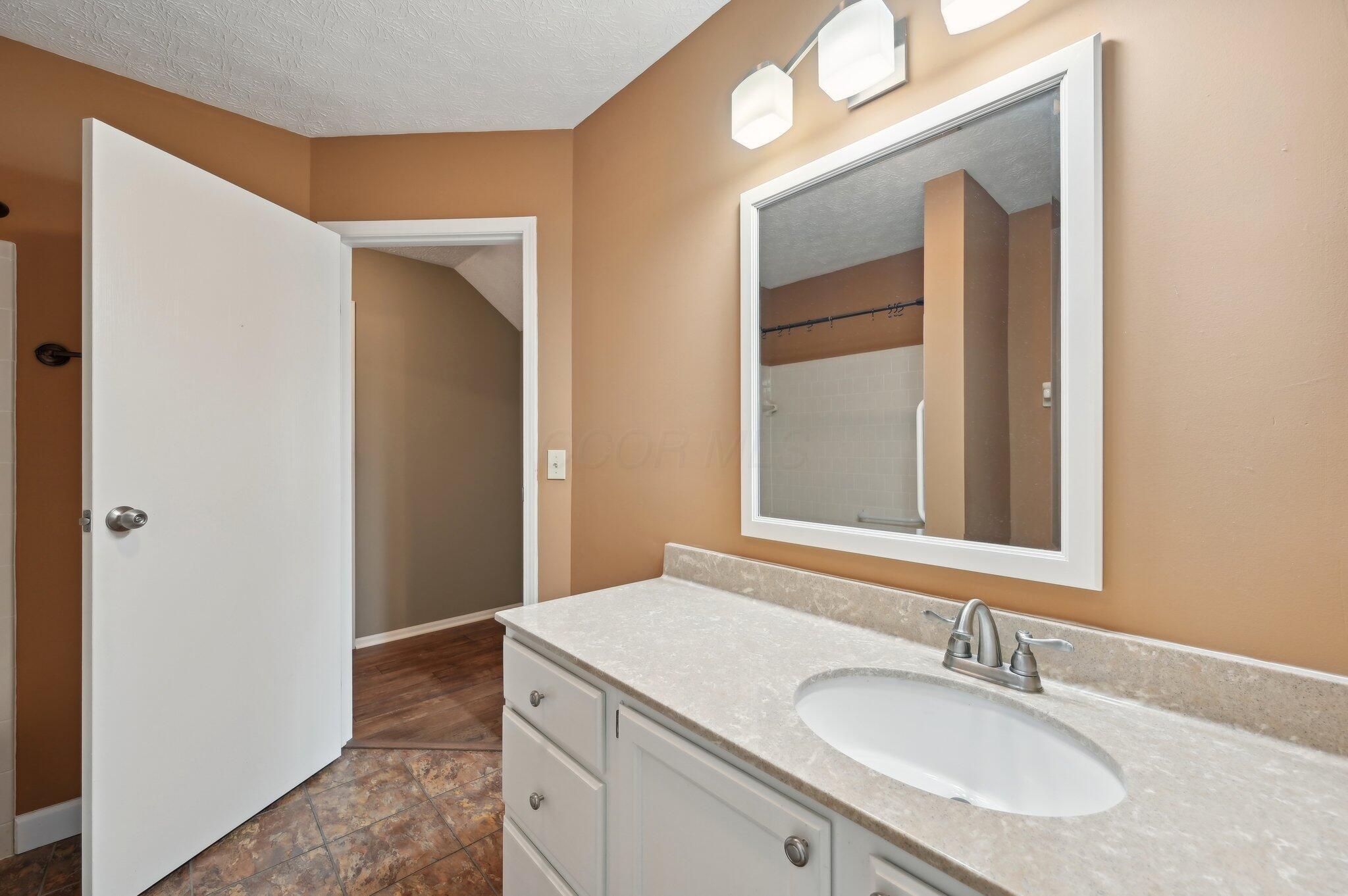 2672 Trottersway Drive, Columbus, Ohio image 15