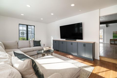 Tiny photo for 2774 Elm Avenue, Columbus, OH 43209 (MLS # 226003504)