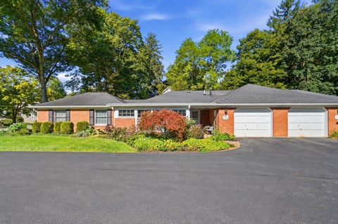 Photo of 536 W Broadway, Granville, OH 43023 (MLS # 226034268)