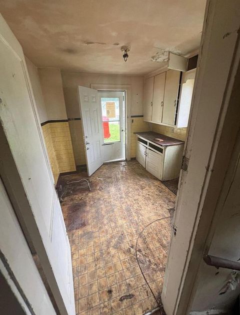 Tiny photo for 2230 Cleveland Avenue, Columbus, OH 43211 (MLS # 225044698)