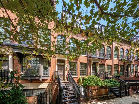 Photo of 292 1/2 E Gay Street, Columbus, OH 43215 (MLS # 225030447)