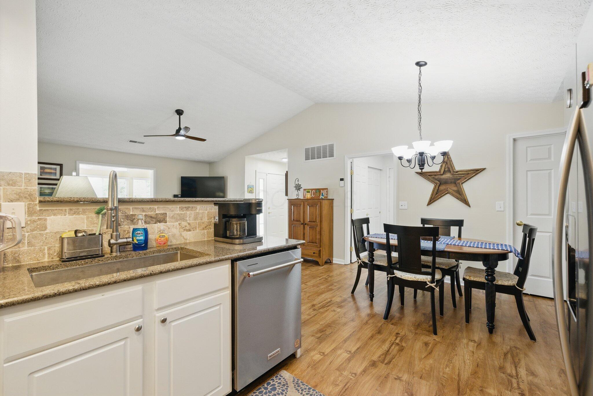 668 Bideford Avenue #11C, Blacklick, Ohio image 14