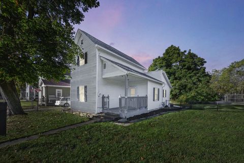 Photo of 403 Uncapher Avenue, Marion, OH 43302 (MLS # 225039249)