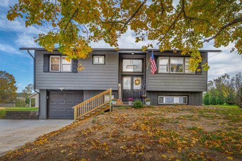 Photo of 106 N Concord Street, Mount Vernon, OH 43050 (MLS # 225040825) Photo of 106 N Concord Street, Mount Vernon, OH 43050 (MLS # 225040825)