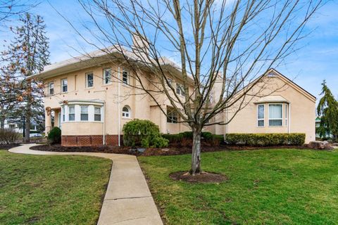 Photo of 1450 Arlington Avenue, Columbus, OH 43212 (MLS # 226001795)