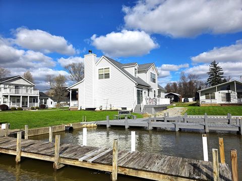 Photo of 16 Logan Street, Thornville, OH 43076 (MLS # 226009452)