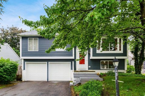 Photo of 3421 Barnside Court, Canal Winchester, OH 43110 (MLS # 226018719)