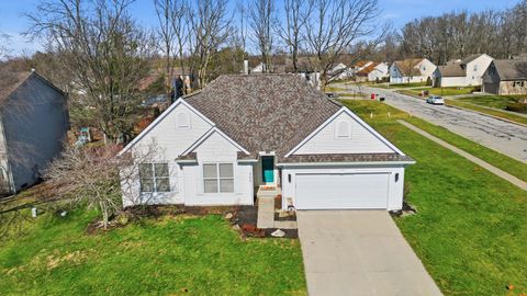 Photo of 300 Shawnee Loop S, Pataskala, OH 43062 (MLS # 226005041)