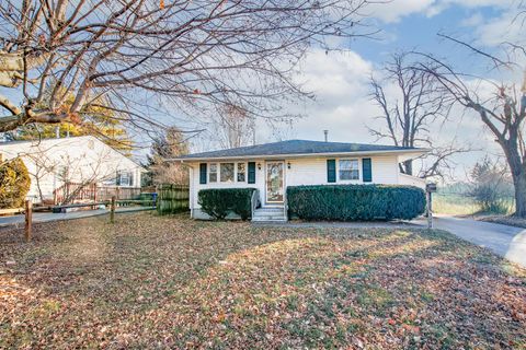 Photo of 3204 Lee Ellen Place, Columbus, OH 43207 (MLS # 226003335)