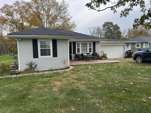 Photo of 15360 State Route 104, Ashville, OH 43103 (MLS # 225040597) Photo of 15360 State Route 104, Ashville, OH 43103 (MLS # 225040597)