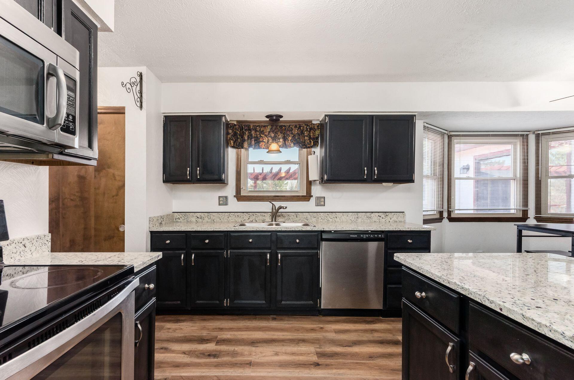 6204 Apache Way, Grove City, Ohio image 8