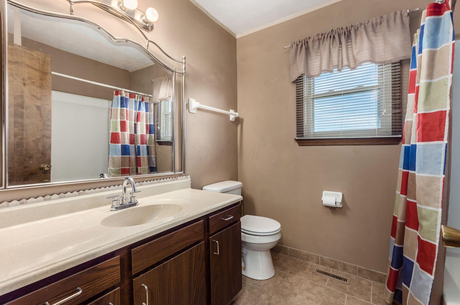 6204 Apache Way, Grove City, Ohio image 30