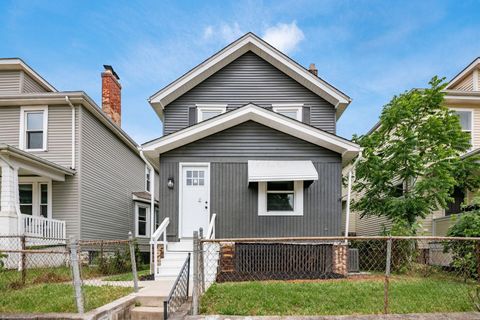 Photo of 960 Carpenter Street, Columbus, OH 43206 (MLS # 226000390)