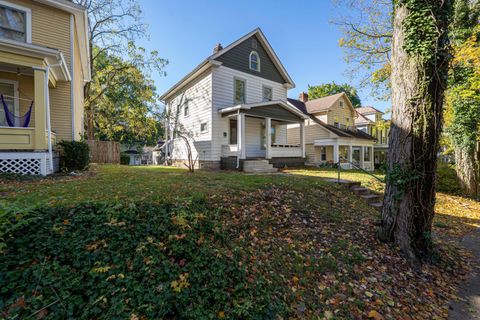 Photo of 217 E Oakland Avenue, Columbus, OH 43201 (MLS # 225040231)