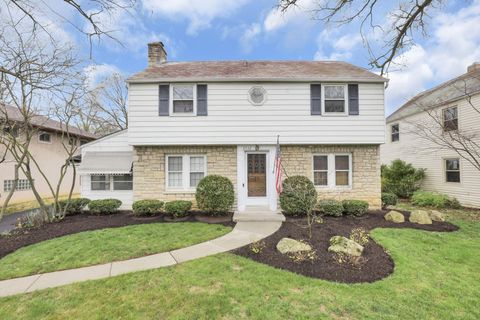 Photo of 2532 Brookwood Road, Columbus, OH 43209 (MLS # 226011062)