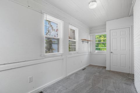 Tiny photo for 1326 E 23rd Avenue, Columbus, OH 43211 (MLS # 225037544)