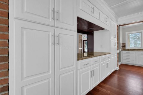 Tiny photo for 20 Waterford Court, Granville, OH 43023 (MLS # 226003044)