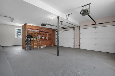 Tiny photo for 20 Waterford Court, Granville, OH 43023 (MLS # 226003044)