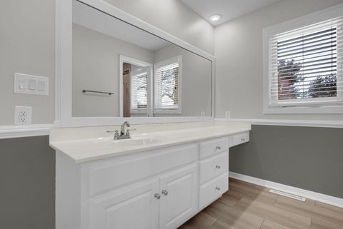 Tiny photo for 20 Waterford Court, Granville, OH 43023 (MLS # 226003044)