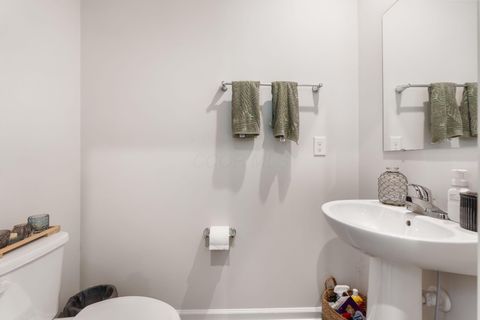 Tiny photo for 197 Chesapeake Circle, Springfield, OH 45505 (MLS # 225039652)