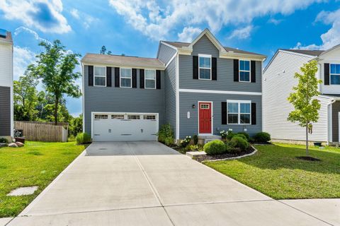Tiny photo for 197 Chesapeake Circle, Springfield, OH 45505 (MLS # 225039652)