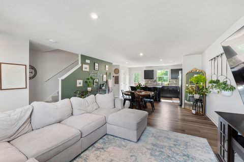Tiny photo for 197 Chesapeake Circle, Springfield, OH 45505 (MLS # 225039652)